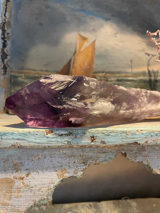 Amethyst point purple flame for meditation no. 1